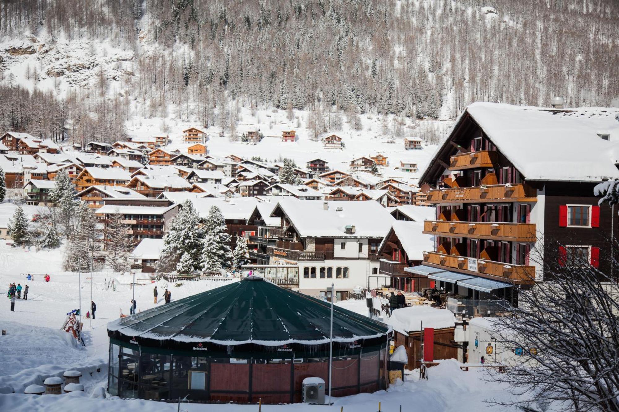 Hotel The Larix Ski-In Ski-Out Saas Fee Eksteriør billede