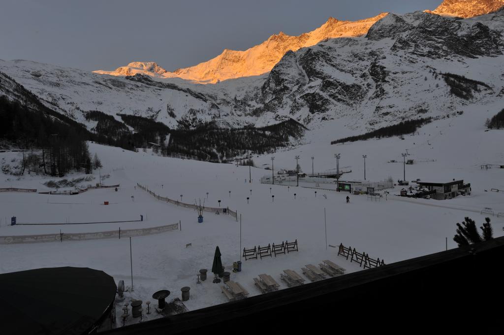 Hotel The Larix Ski-In Ski-Out Saas Fee Eksteriør billede