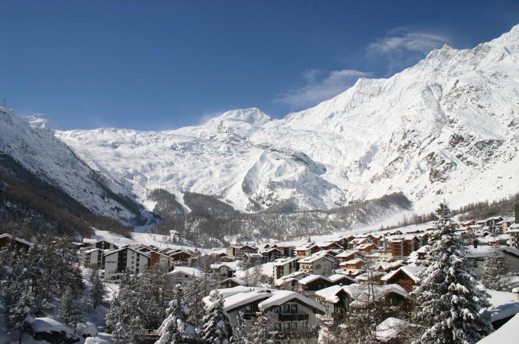 Hotel The Larix Ski-In Ski-Out Saas Fee Eksteriør billede