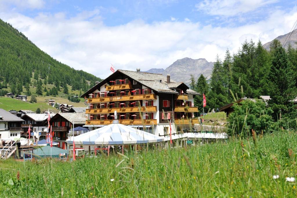 Hotel The Larix Ski-In Ski-Out Saas Fee Eksteriør billede